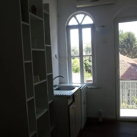 Хостел старата къща Бургас