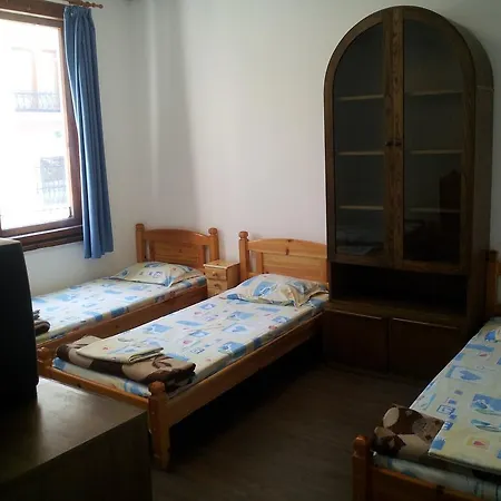Хостел Old House *